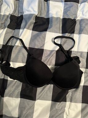 Black Lace-Detail T-Shirt Bra - Women Intimates
